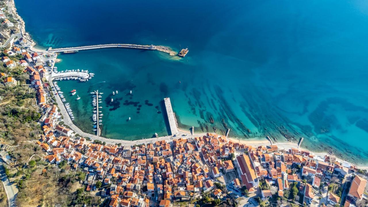 Lori Daire Baška Dış mekan fotoğraf