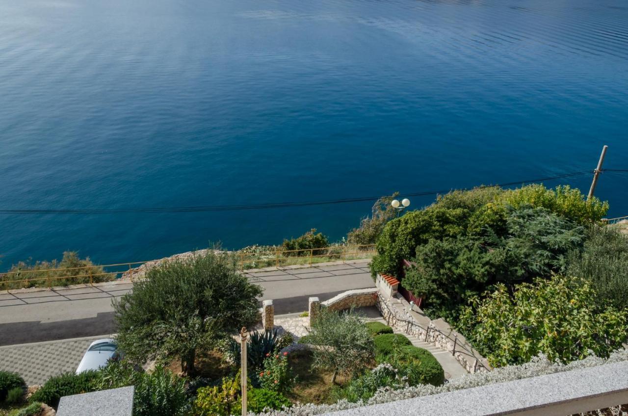 Lori Daire Baška Dış mekan fotoğraf
